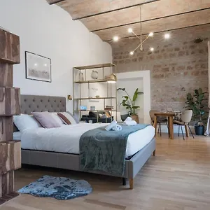 Apartment La Polveriera, Eleganti E Luminosi Vicino Al Colosseo, Rome